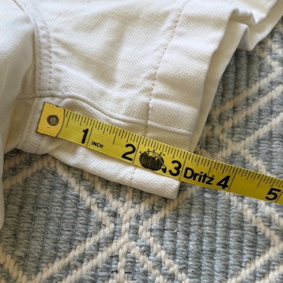 Pistola NWT Saige Jean Shorts in Eggshell - Picture 11 of 11